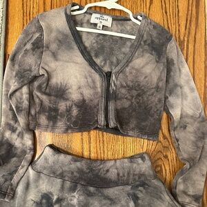 Perfect picture day or anyday! Sls grey tie dye top & skirt set-small